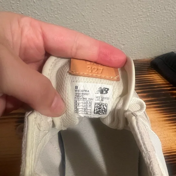 New Balance 327 Sea Salt & Rust size 8 -like new - Picture 6 of 10